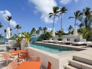 Hồ bơi trong/gần Beach Haven 1BDR Condo Paseo Playa Coral - 305