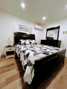 Una cama o camas en una habitación de Summer Breezes 37 fotos más