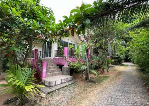 Zahrada ubytování Mae Somboon House