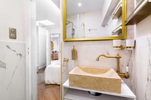 Et badeværelse på Magnifique 3 chambres 3 SDE avec Clim et Jacuzzi + 29 billeder