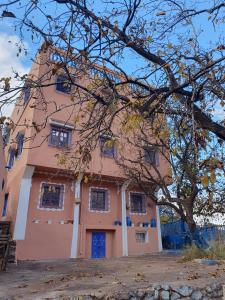 Budova, kde se penzion – hostinec nachází