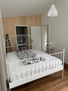 Postel nebo postele na pokoji v ubytování Twin Rooms with Private Bathroom