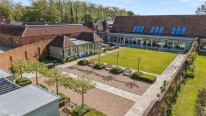 En have udenfor Martley Hall Estate by Group Retreats