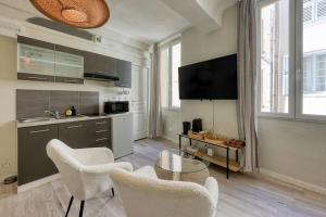 Кухня или мини-кухня в Studio 2-ème étage Draguignan
 +17 фотографий