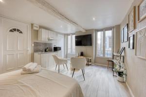 Кухня или мини-кухня в Studio N1 Draguignan Centre
