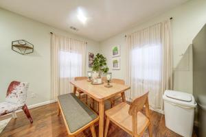 Fotografie z fotogalerie ubytování Walk to Shore! Family Home By Lake Erie with Bikes v destinaci Geneva-on-the-Lake