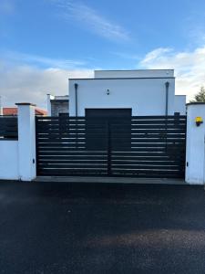 Bygningen som villaen ligger i