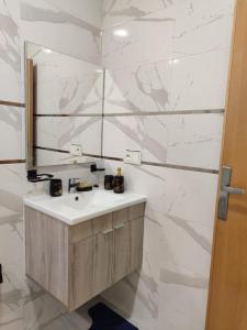 Galería fotográfica de Antsirabé Modern Apartment - Meknès en Meknès