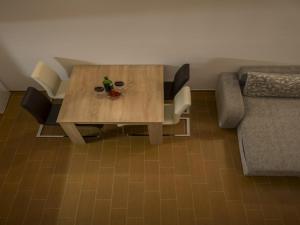 Ein Sitzbereich in der Unterkunft Apartments Punta
