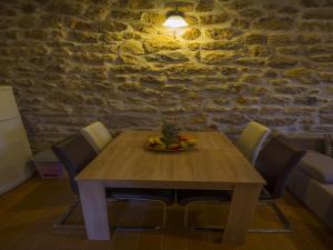 Ein Sitzbereich in der Unterkunft Apartments Punta