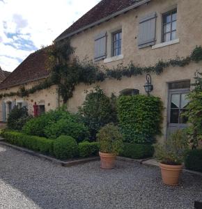 Κήπος έξω από το Domaine de la Crapaudine, Chambre "Blizon"
