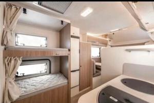 Postel nebo postele na pokoji v ubytování HBS-camper