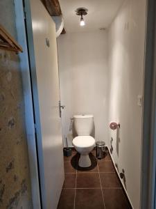 Ένα μπάνιο στο Chambre "Rose des Sables", Domaine de la Rue