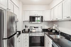 Kuchyň nebo kuchyňský kout v ubytování Royal Kahana 501 + 23 fotografií