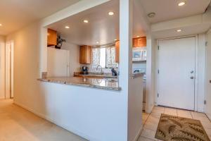 Kuchyň nebo kuchyňský kout v ubytování Hono Kai C8