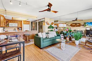 Kuchyň nebo kuchyňský kout v ubytování Papakea B204