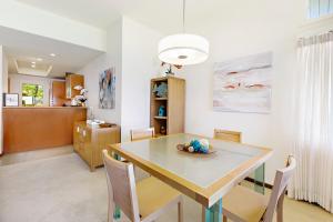 Η κουζίνα ή μικρή κουζίνα στο Kapalua Ridge Villa 2622 +30 φωτογραφίες