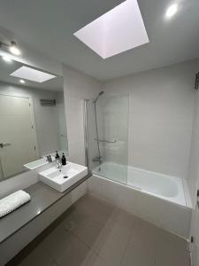 Koupelna v ubytování CT 407 AL - Faro's Las Negras Beach Apartment for 4 - Cabo de Gata