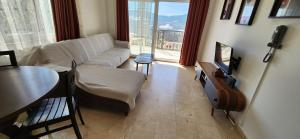 Μια τηλεόραση ή/και κέντρο ψυχαγωγίας στο FERDİ KiRALAMA