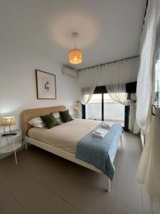 Postel nebo postele na pokoji v ubytování CT 407 AL - Faro's Las Negras Beach Apartment for 4 - Cabo de Gata