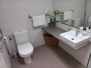 Koupelna v ubytování CT 407 AL - Faro's Las Negras Beach Apartment for 4 - Cabo de Gata + 33 fotografií