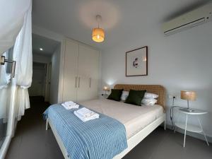 Postel nebo postele na pokoji v ubytování CT 407 AL - Faro's Las Negras Beach Apartment for 4 - Cabo de Gata