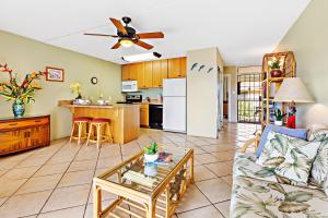 Η κουζίνα ή μικρή κουζίνα στο Kihei Kai Nani 368