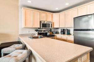 Kuchyň nebo kuchyňský kout v ubytování Napili Point B41