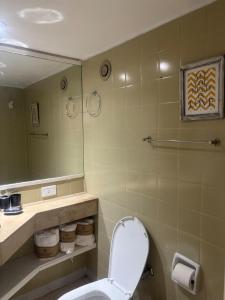 Et badeværelse på Hermoso Estudio en el corazón de Buenos Aires + 10 billeder