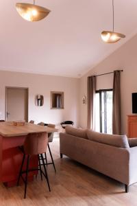 Un lugar para sentarse en Le Mas de l'eau - Piscine Privative