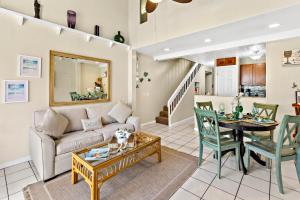 Χώρος καθιστικού στο Maui Vista 2413
