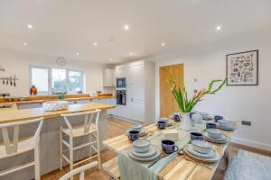 Kuchyň nebo kuchyňský kout v ubytování 4 Bed in Llanigon oc-t33091