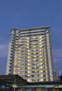 Το κτήριο όπου στεγάζεται  το διαμέρισμα