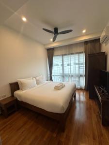 En eller flere senge i et værelse på Chic Villa 6 + 64 billeder