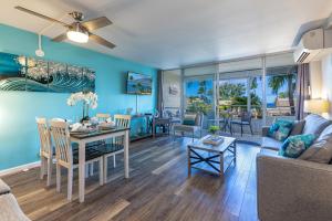 Χώρος καθιστικού στο Kamaole Beach Royale 208