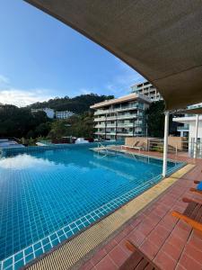 Swimmingpoolen hos eller tæt på 3 Beds patong baycleef residence