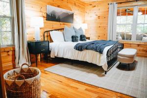 Φωτογραφία από το άλμπουμ του Misty Mountain Getaway - Hot tub & Scenic View σε Ellijay +32 φωτογραφίες