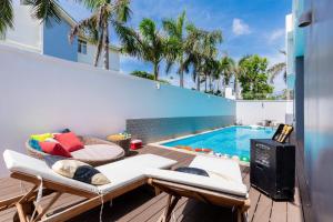 Bazén v ubytování Villages Resort Long Cung Gần Bãi Tắm nebo v jeho okolí