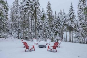 Ivoire - Modern Getaway in Shannon - Spa & Pool Table зимой