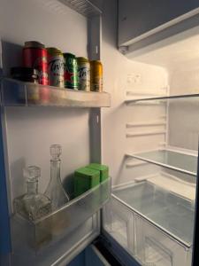 Køkken eller tekøkken på Cozy Apartment Near Center & Malls