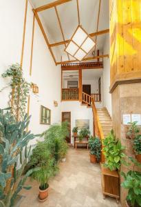 Un jardín fuera de Old Yerevan Inn