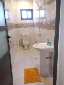 Un baño de La Rouah Mishkan 37 fotos más