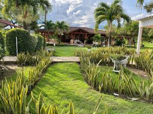 Un jardín fuera de Yopo Resort