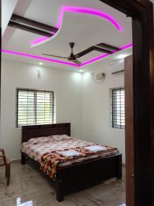 Кровать или кровати в номере Cozy Villa +81 фотография