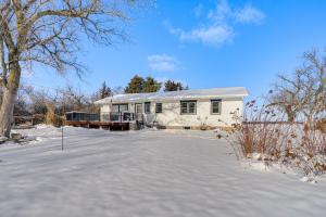 Scandia Nordic-Themed Retreat on 80 Acres with Sauna зимой