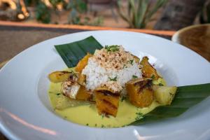 Jídlo v hotelu nebo okolí