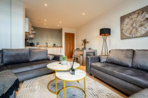 Posezení v ubytování Leeds City Stay on the River - Sleeps 10 - Central