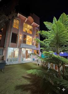 Πισίνα στο ή κοντά στο Amy Villa Lonavala - 5bhk- 5 mins from lonavala station with private swimming pool