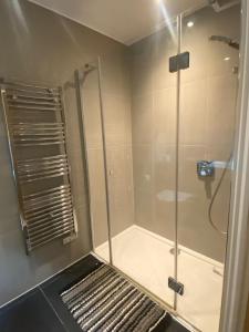 Bany a Stunning Apartment - O2 Arena!