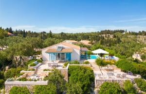 Swimmingpoolen hos eller tæt på Myrtle Cottage